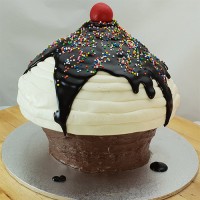Food - Giant Cupcake Sundae